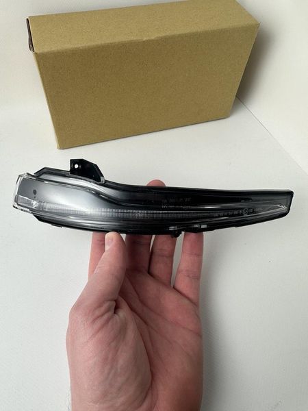 Mercedes W205 / W213 / W222 / GLC X253 / GLA H247 правый черный указатель поворота в зеркале A0999067201 50N3207E фото
