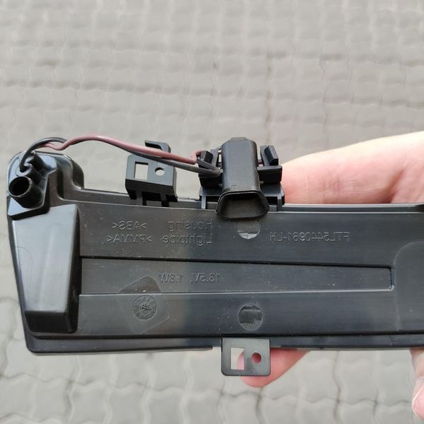 Покажчик повороту (поворот) в правому дзеркалі Mercedes W212 (Мерседес Е-клас) 2009-2016 50d1207e_212 фото