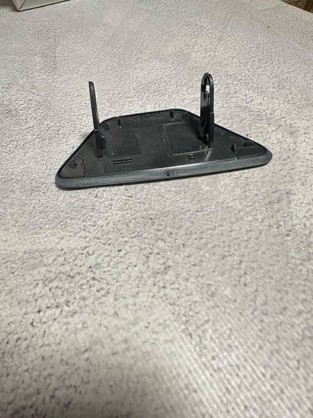 51118048679 Заглушка отверстия омывателя фары левая (M-Pack) BMW 5 F10 (БМВ 5 Ф10) 51118048679 фото