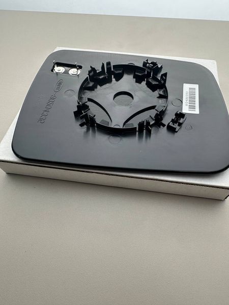 Land Rover Range Rover (322) 2009-2012 вкладиш дзеркала (скло, дзеркальний елемент) лівий LR013775 4324544E_RR фото