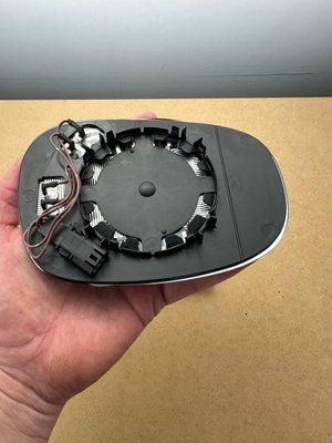 BMW 1 е81 / е82 / е87 2009-2013 вкладыш (зеркальный элемент) зеркала левого 2042546E_1 фото