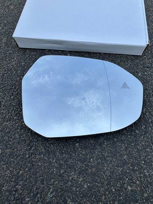 BMW 5 G60 / G61 (БМВ G60 / G61) 2023- (side assist) вкладиш дзеркала правого (дзеркальний елемент) MVDC1066BSRH_5 фото