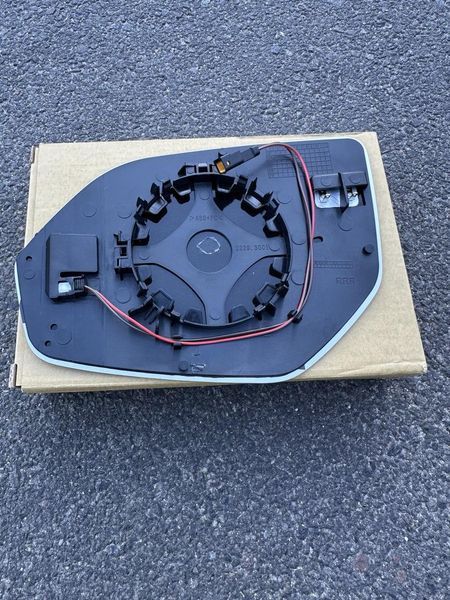 3CN-857-522-C VW Atlas / Teramont (side assist) вкладыш зеркала правого (зеркальный элемент) 3CN857522C фото