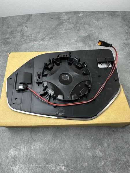 3CN-857-522-C VW Atlas / Teramont (side assist) вкладыш зеркала правого (зеркальный элемент) 3CN857522C фото