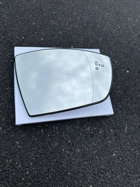 Ford Focus MK3 USA (Форд Фокус 3 Америка) 2011-2018 вкладыш (зеркальный элемент) правого зеркала 32x1556 фото