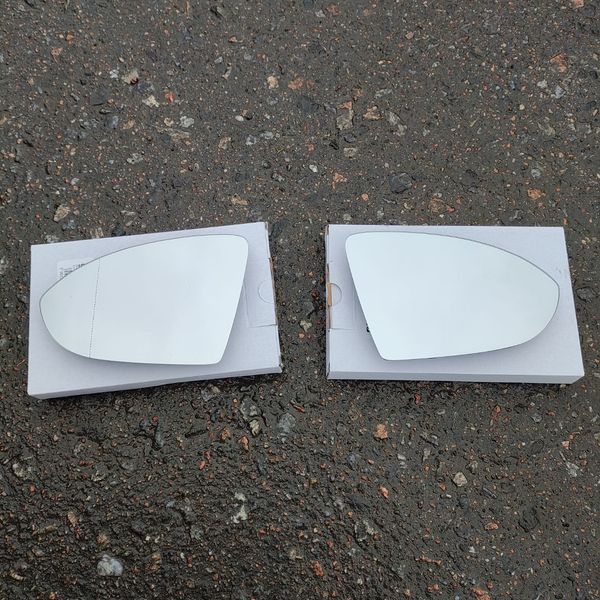 Скло дзеркала (вкладиш, дзеркальний елемент) правий VW Golf 7 (Фольксваген Гольф 7) 95C2555E фото