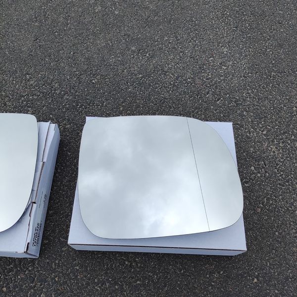 Вкладиш (скло, дзеркальний елемент) дзеркала правий Audi Q7 (Ауді Ку7) 2009-2014 1370554e фото