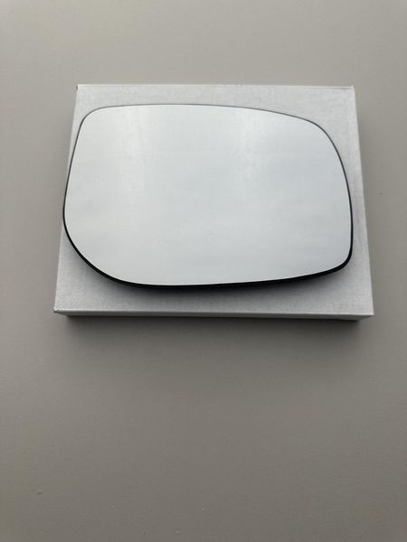 Toyota Yaris (Тойота Яріс) 2006-2011 (тип 2) скло дзеркала (вкладиш, дзеркальний елемент) правий з підігрівом 879080D260 879080D260 фото