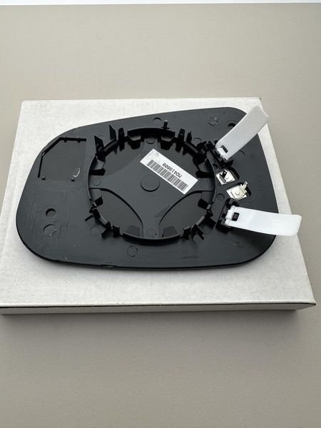 Jaguar XE, XF, XFR, XFR-S, XJ, XJ8, XJR, XK, XKR, XKR-S вкладиш дзеркала правого (дзеркальний елемент) C2C37098 3734545E фото