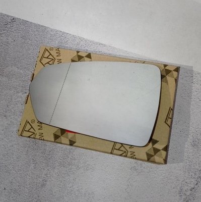 Вкладыш зеркала (зеркальный элемент) левого VW Polo 5 ( Фольксваген Поло 5) 2017 - 95B1545M фото