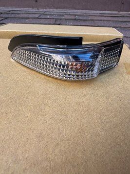 81740-52050 Toyota Verso AR20 (Тойота Версо) 2013-2018 (встроенный патрон) левый указатель поворота в зеркало 81C3195E_TVe фото