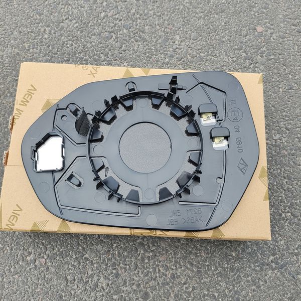 Mazda 2 (Мазда 2) 2022- вкладыш зеркала (зеркальный элемент) правый 87931-02L40 81C5555M_M2 фото