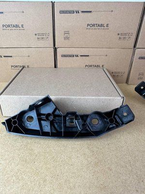 3CN807050 Кріплення бампера переднього праве VW Atlas / Teramont 17-20 (Фольксваген Атлас / Терамонт) 3CN807050 фото