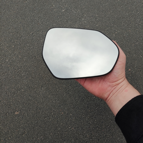 Скло дзеркала (вкладиш, дзеркальний елемент) правий з підігрівом Toyota Corolla E210 (Тойота Королла Е210) 2018- 81C5555M фото