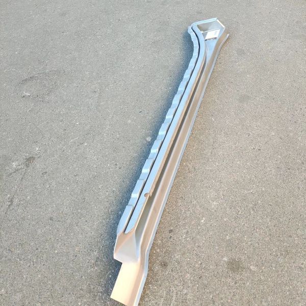 Порог правый внутренний (под раздвижную дверь) с направляющей VW Transporter T4 9558 014 / 9566425 фото