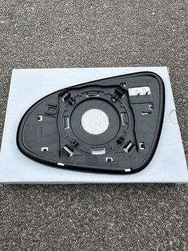 Toyota Prius C (Тойота Приус С) 2012-2021 вкладыш зеркала правого (зеркальный элемент) MV1748RH_PR фото